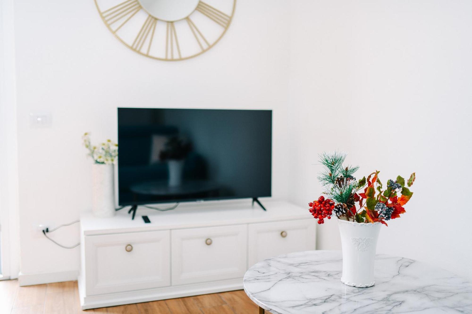 Lora Rose Suite ,Free Parking, Self Check In,2 Como Dış mekan fotoğraf