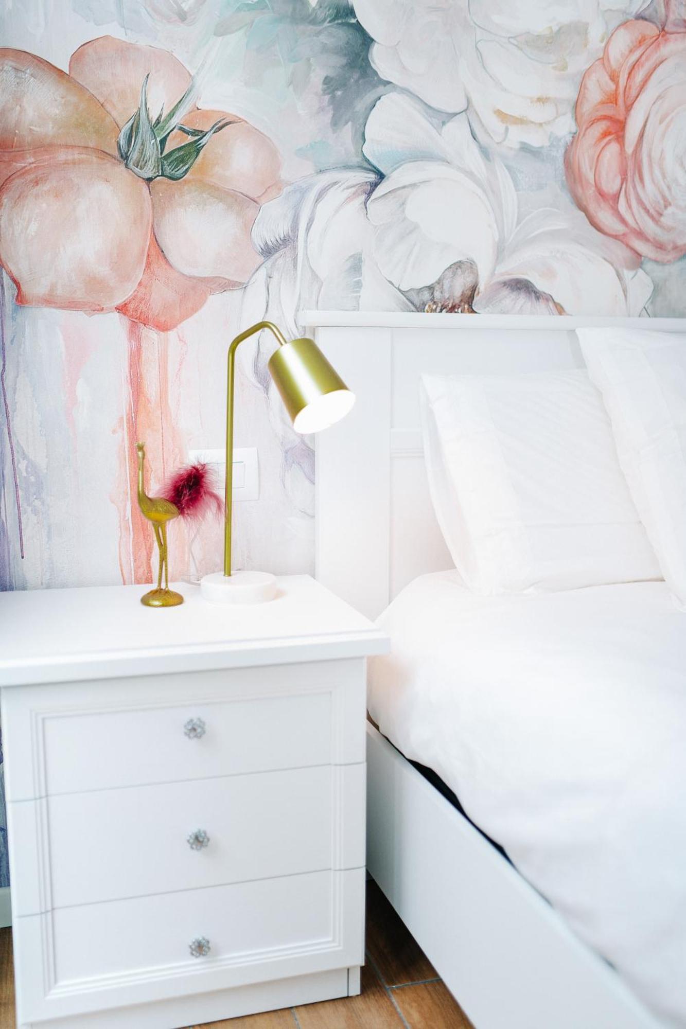 Lora Rose Suite ,Free Parking, Self Check In,2 Como Dış mekan fotoğraf